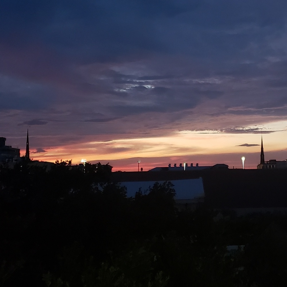 Meet your Posher, Leslie